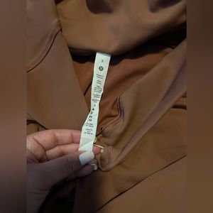 LIKE-NEW InStill 25” size 8.